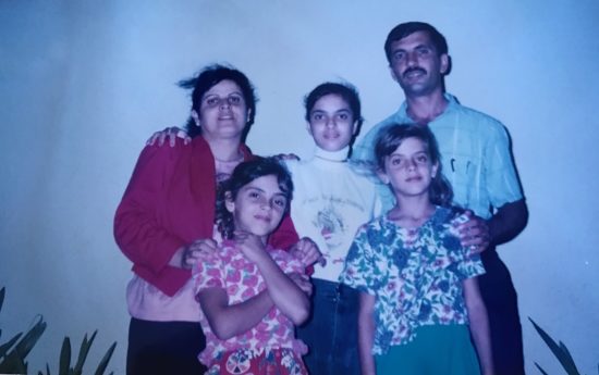 Here's a caption on a right-aligned image